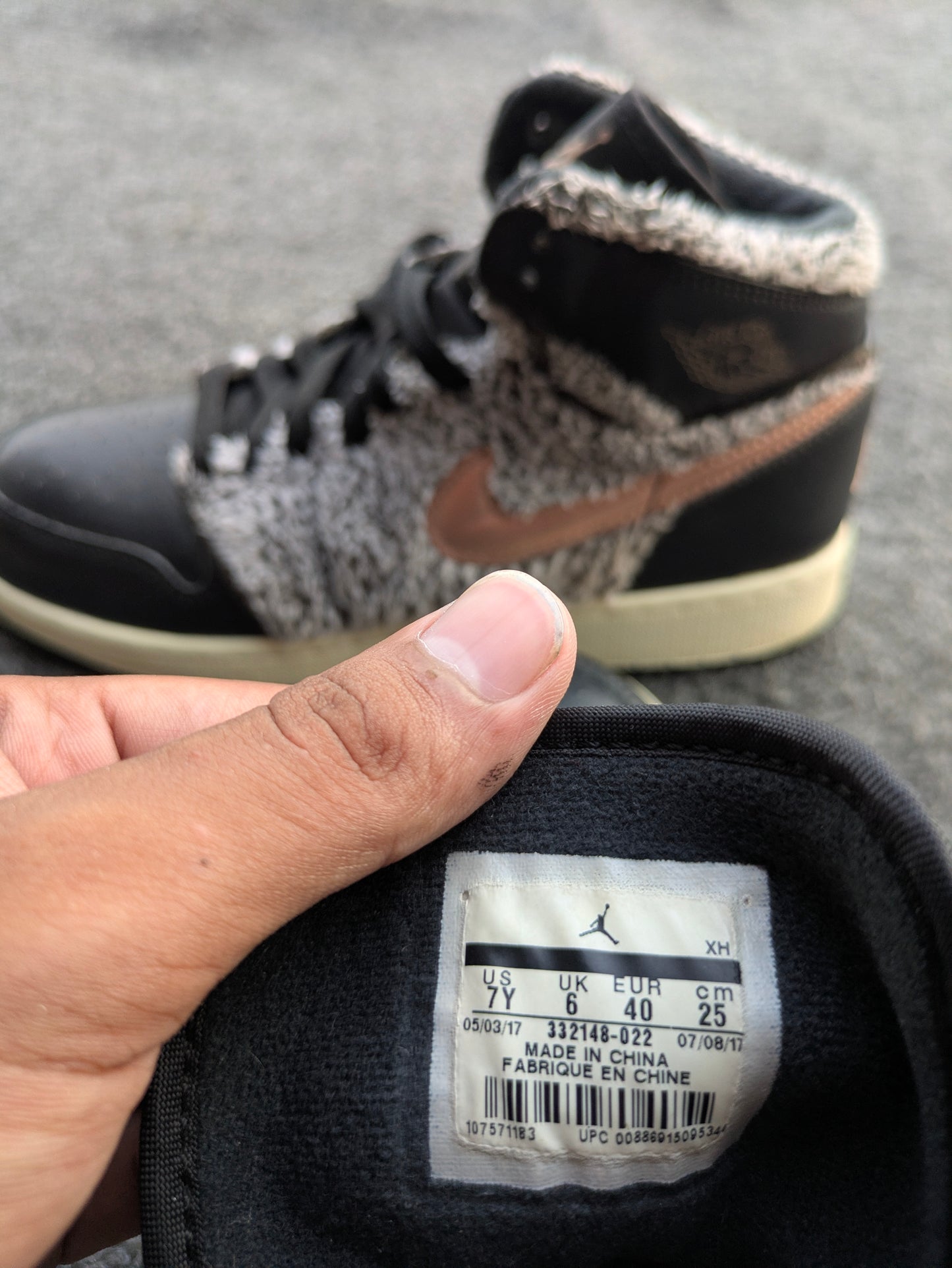 Air Jordan 1 High "Fleece" Metallic Grey/Bronze — EUR 40 — A+ Grade