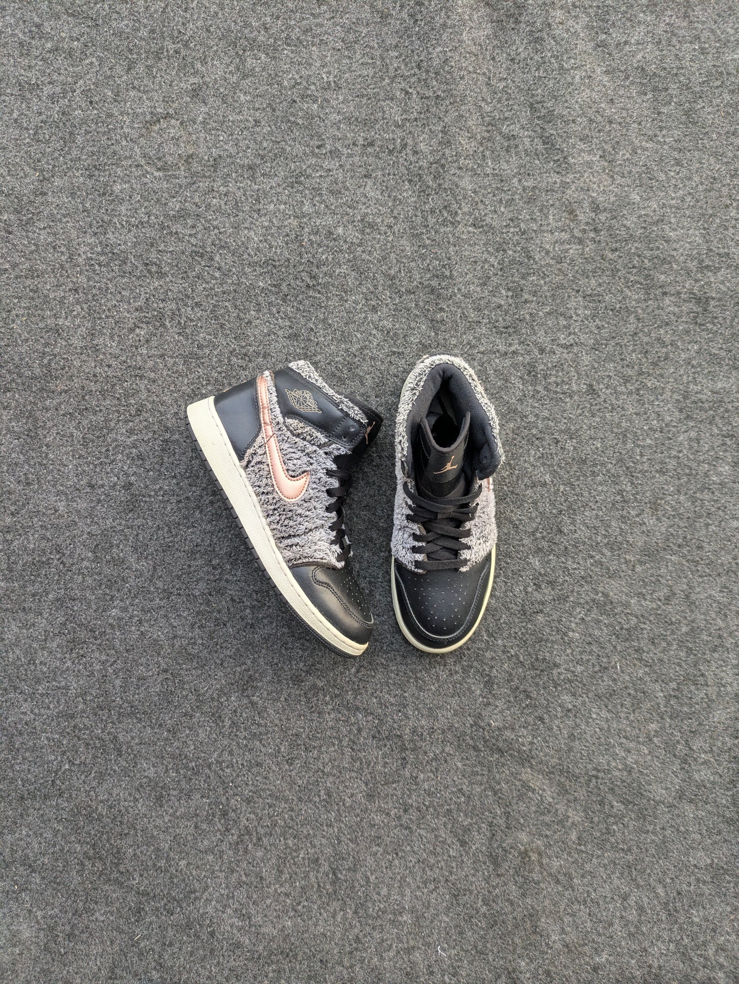 Air Jordan 1 High "Fleece" Metallic Grey/Bronze — EUR 40 — A+ Grade