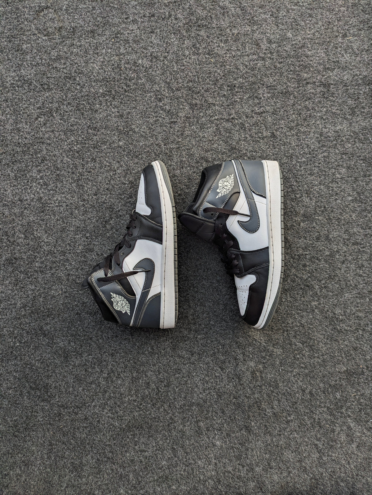 Air Jordan 1 Mid "Black/White/Iron Grey" — EUR 43 — A Grade