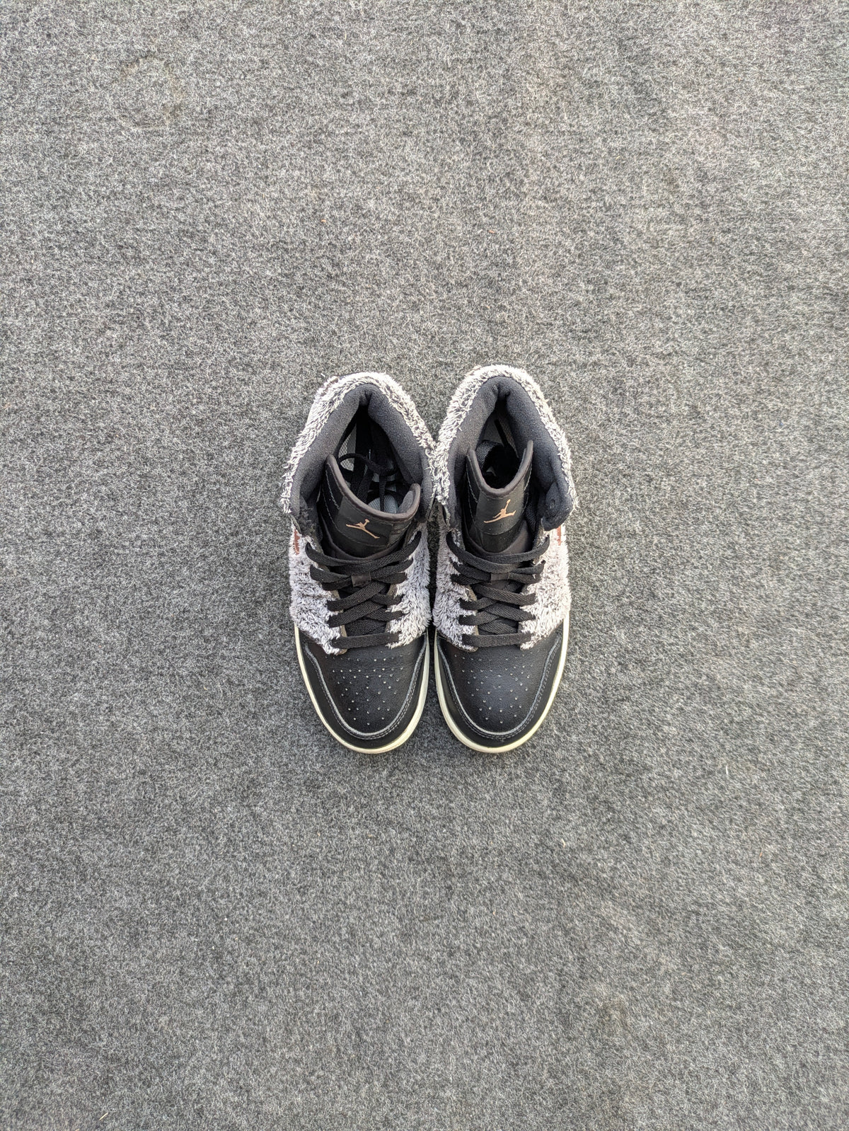 Air Jordan 1 High "Fleece" Metallic Grey/Bronze — EUR 40 — A+ Grade