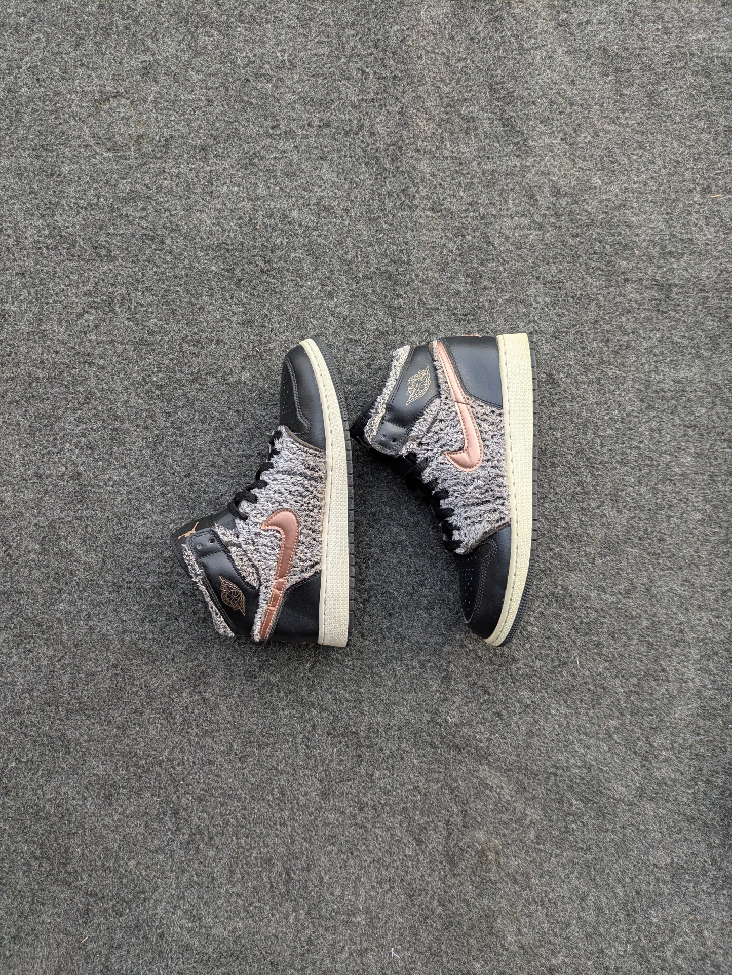 Air Jordan 1 High "Fleece" Metallic Grey/Bronze — EUR 40 — A+ Grade