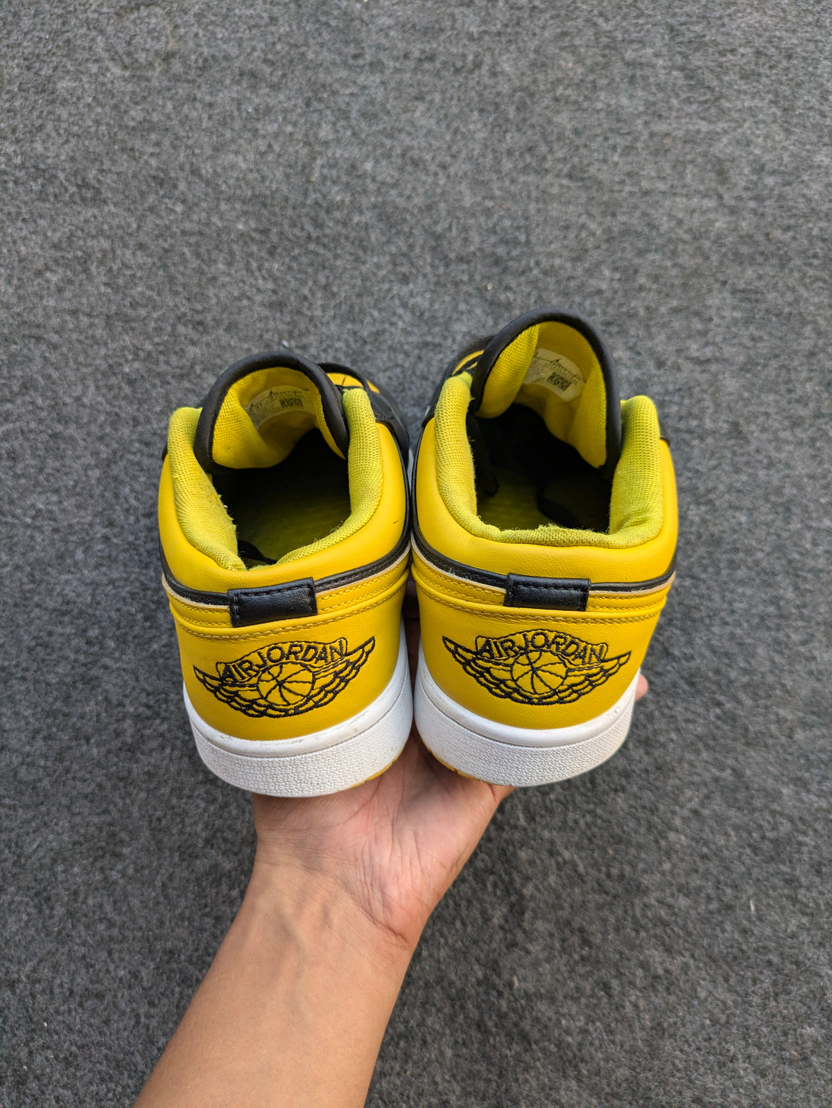 Air Jordan 1 Low "Yellow/Black" — EUR 42 — A Grade