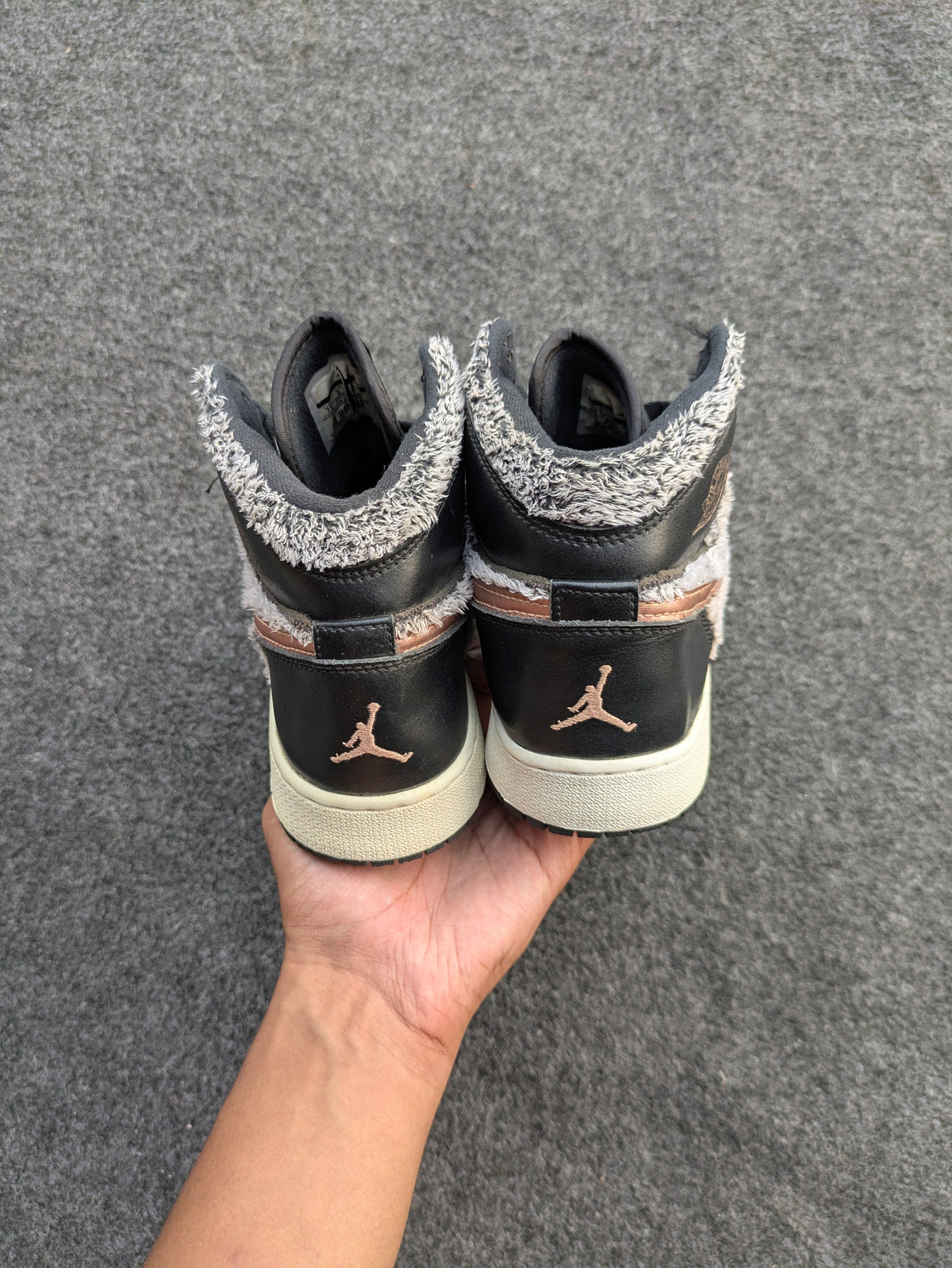 Air Jordan 1 High "Fleece" Metallic Grey/Bronze — EUR 40 — A+ Grade