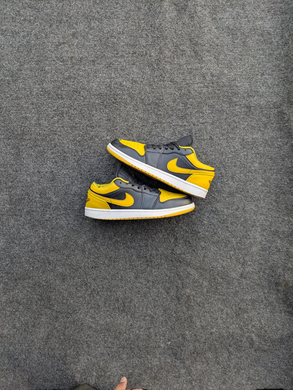 Air Jordan 1 Low "Yellow/Black" — EUR 42 — A Grade