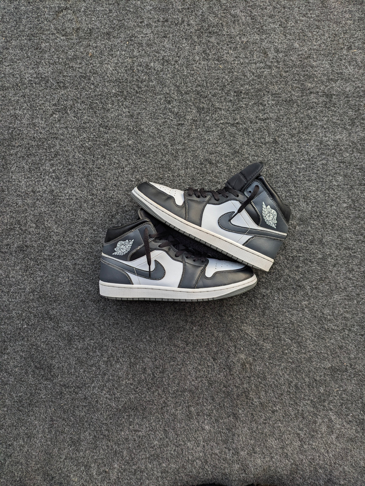 Air Jordan 1 Mid "Black/White/Iron Grey" — EUR 43 — A Grade