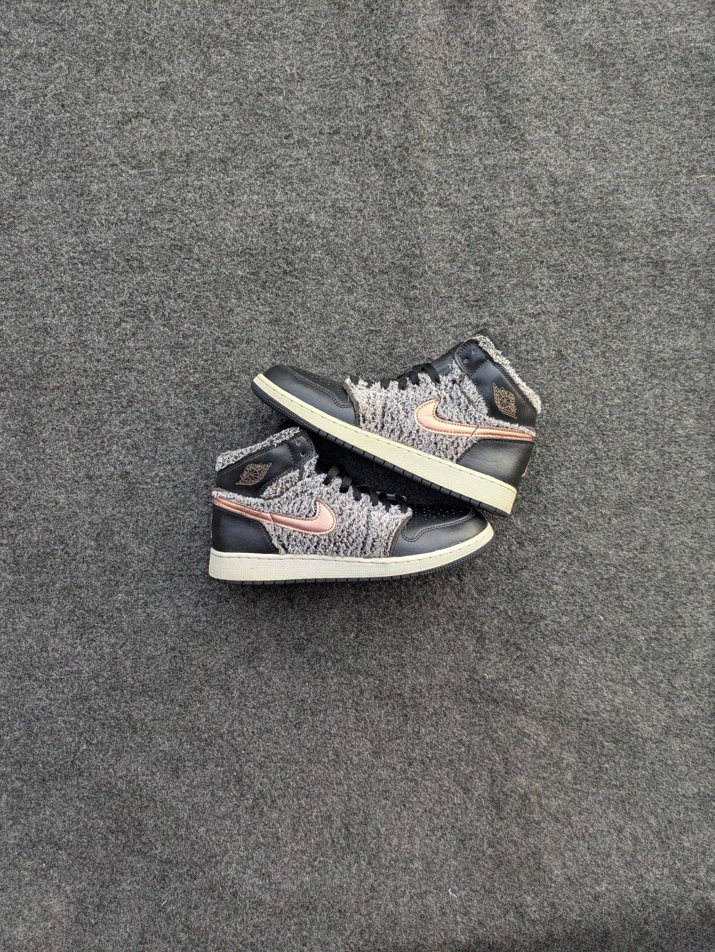 Air Jordan 1 High "Fleece" Metallic Grey/Bronze — EUR 40 — A+ Grade